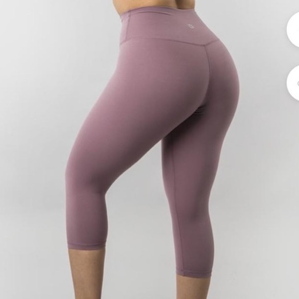 Buffbunny capri leggings